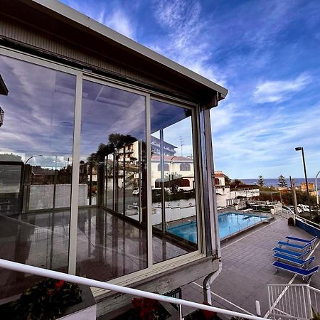 Hotel Lachea Aci Trezza Exterior foto